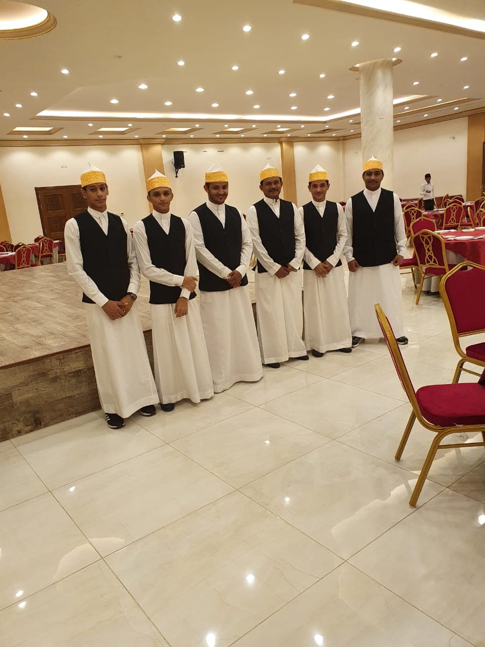 طقم تقديم القهوة الكامل