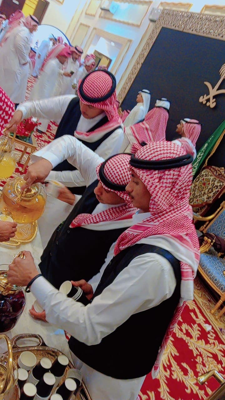 طقم تقديم القهوة الكامل