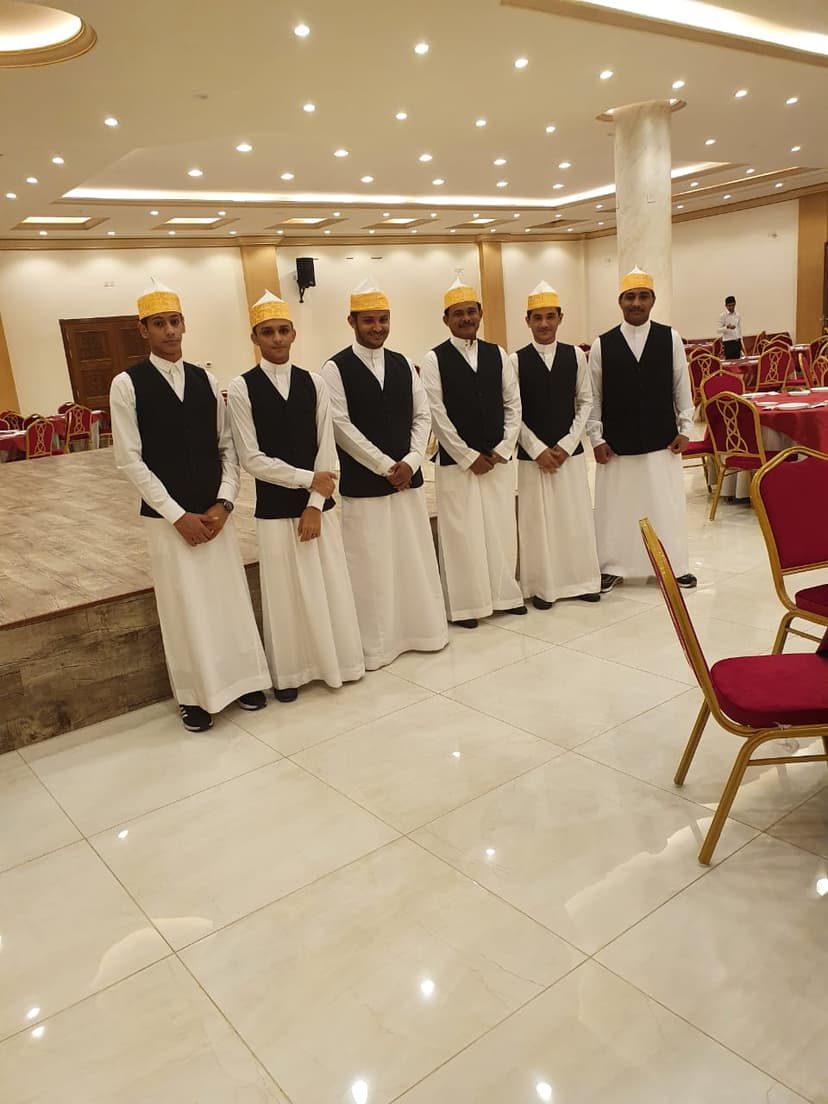 طقم تقديم القهوة الكامل